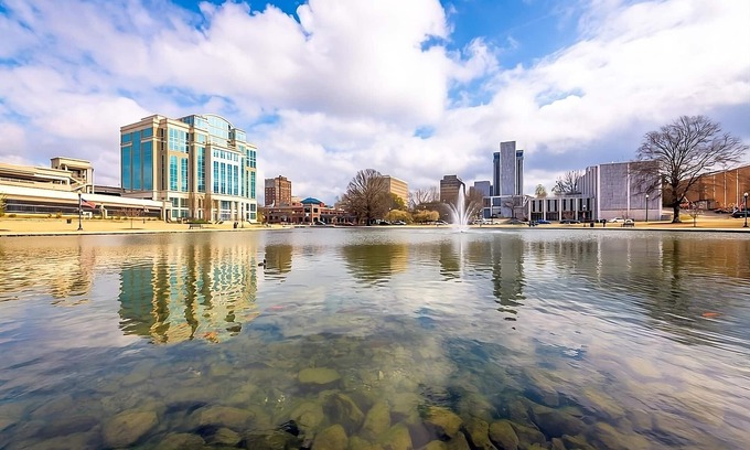 Madison Hotel | Nature Escape! Stylish Unit Near Parks/Attractions