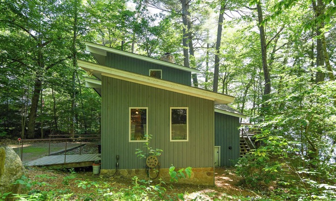 West Poland Cottage | Nature Lover’s Retreat on Thompson Lake – Cozy Cottage Escape