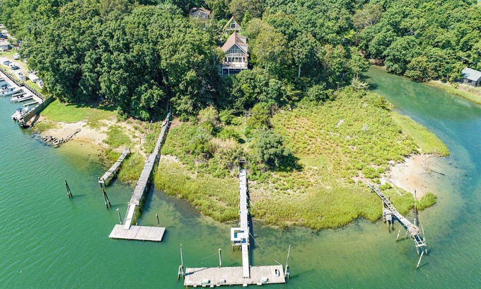 Mattituck House | Nature's Paradise: Private Dock & Water Views