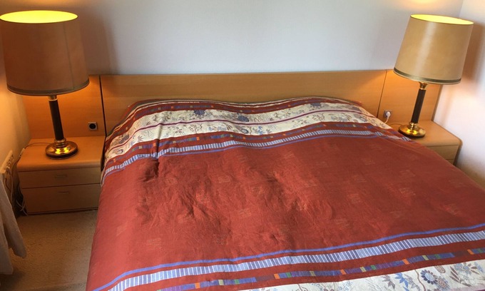 Ahrensbok Apartment | Naturnahes Gästezimmer mit Küche in Ostseenähe