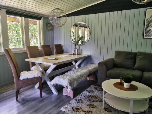 Tveit House | Naturskjønn feriehytte i nærheten av dyreparken