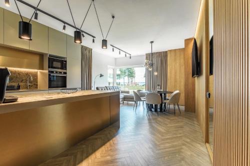 Wilkasy Apartment | Nautica Resort Ekskluzywny apartament z widokiem na jezioro Niegocin