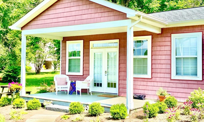 Galesville Apartment | Nautical Charm with Relaxing Waterviews! Your Chesapeake Getaway!