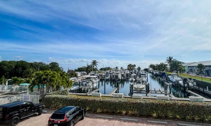 Key Largo Apartment | Nautical Hideaway - Ocean View - Pool - 2 Kayaks