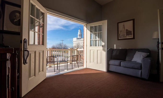 Nauvoo Hotel | Nauvoo Temple House Hotel
