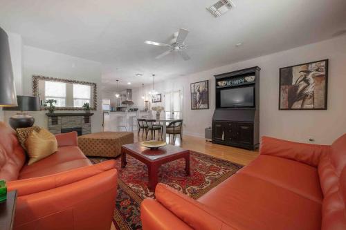 Tampa House | Nawlins vibe with rooftop verandah near Riverwalk and downtown