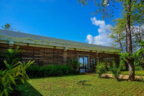 Wangi-Wangi Hotel | Naya Matahora Island Resort