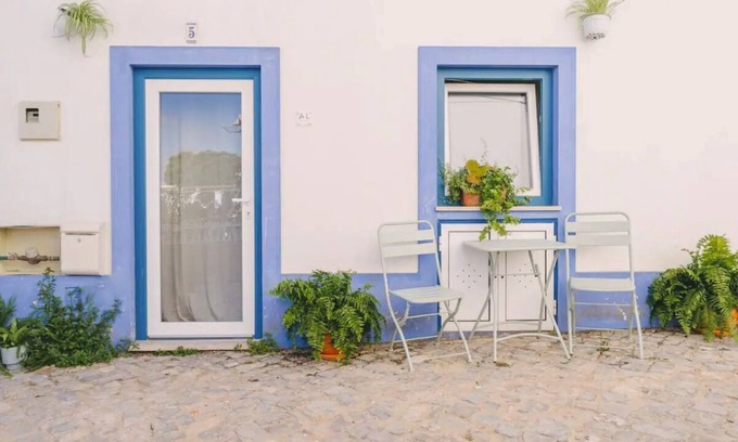 Nazare House | Nazare Townhouse near Lighthouse & Big Waves
