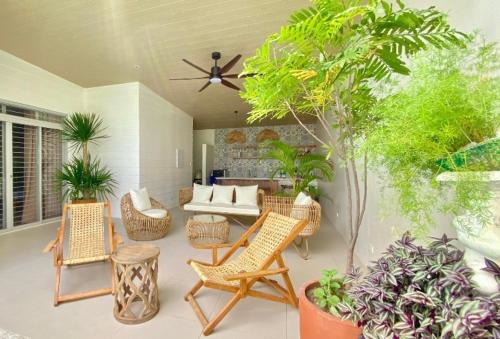 Cainta House | Nazville vacation home