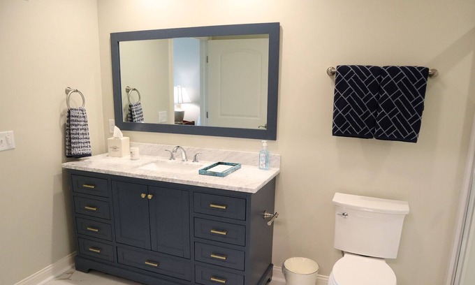Castleton Apartment | NCAA Football, 2BR/2BA-Apt w/Kitchnt, Rm Svc Avail
