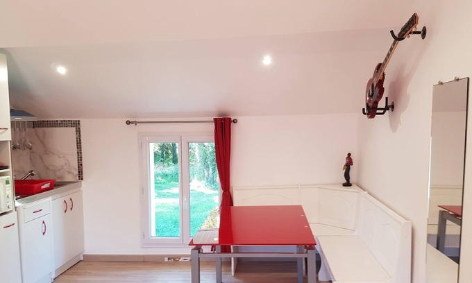 Annesse-et-Beaulieu Apartment | (N°11) Nice new 2-room apartment with garden view, free private parking