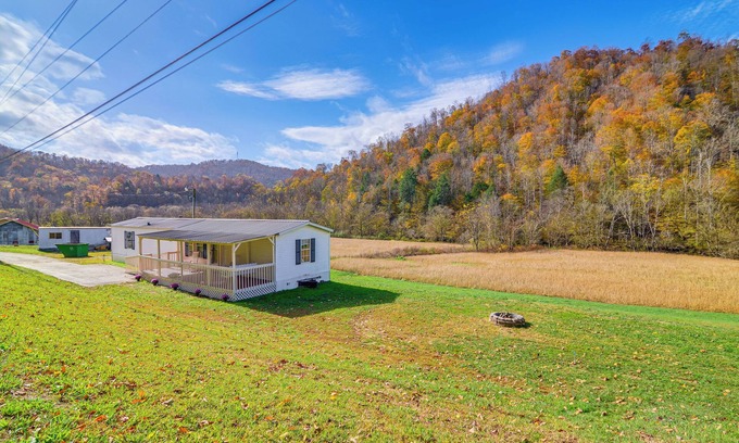Eriline House | Near ATV & Hiking Trails: Home w/Deck in Oneida!