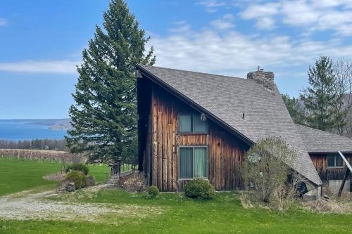 Naples House | Near Canandaigua Lake Retro Cabin with Deck and Views