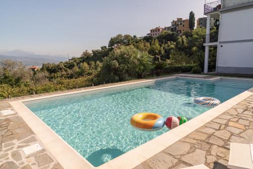 Follo Villa | Near Cinque Terre - Mountain Farmhouse with Pool