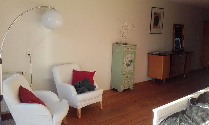 Middenmeer Apartment | Near City Centre with your own bathroom and toilet, spaceous and comfortable