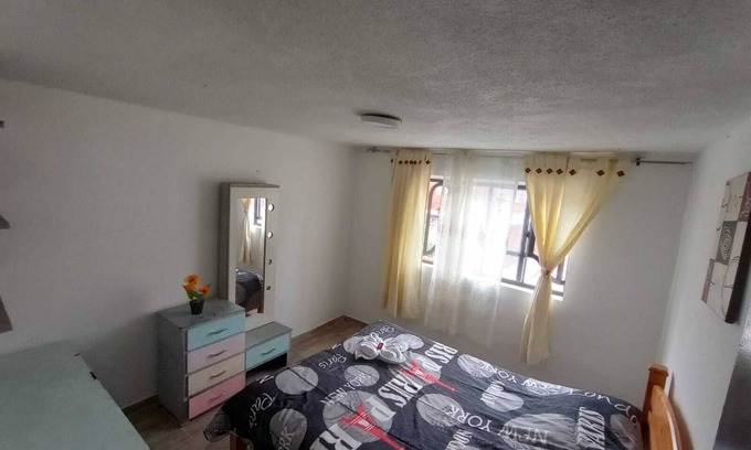 Puente Aranda House | near club militar las americas american embassy 201