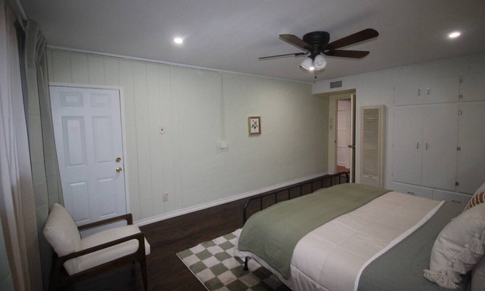 Lancaster House | Near downtown Lancaster. King bed. Spacious rooms