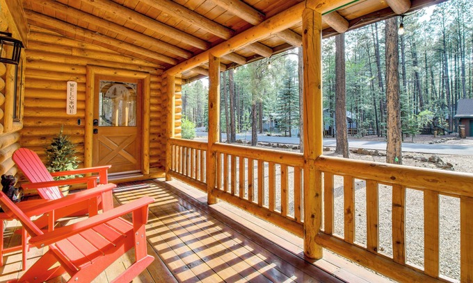 Pinetop Cabin | Near Fishing & Hiking: Pinetop Log Cabin w/Deck!