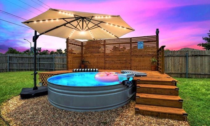 Round Rock House | Near Kalahari · Cowboy Pool · Arcade · King Beds · Grill · Large Patio ·Pet