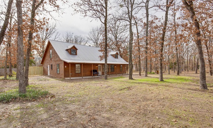 Yantis Cabin | Near Lake Fork: Home w/Fire Pit in Yantis!