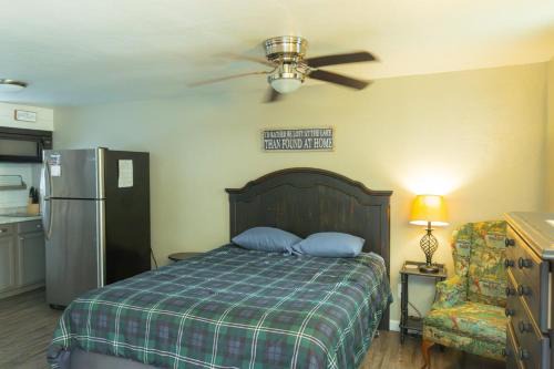 Mead House | Near Lake Texoma Quad-plex Kitchenette - 29