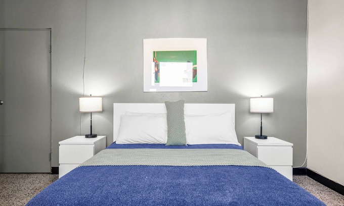 Miramar Apartment | Near Old San Juan | Balcony | Free Parking | Smart TV | AC