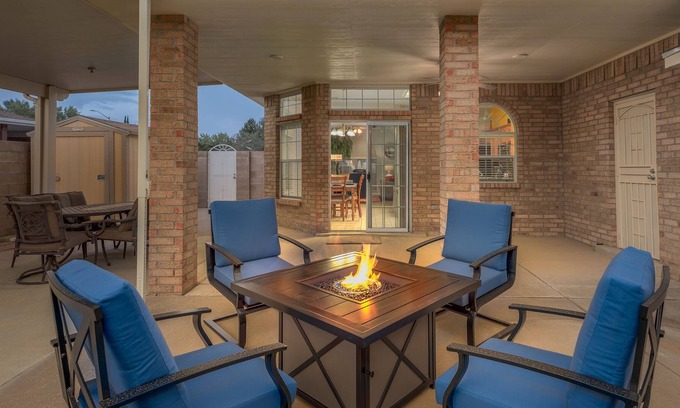 Ladera West House | Near Petroglyph National Park, Great dining, golf course 5 min, Hiking trails