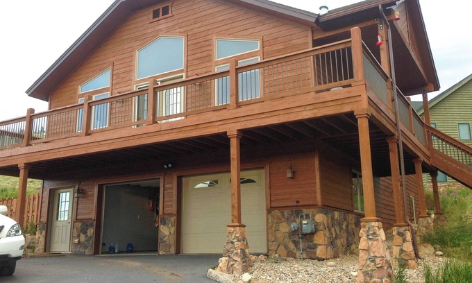 Innsbruck Val Moritz House | Near Sol Vista & Granby Ranch 4 BR/3 BA. Fits 2 families. Pristine!