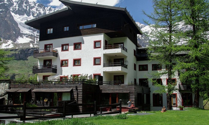 Cervinia Apartment | Near the Ski Lifts
