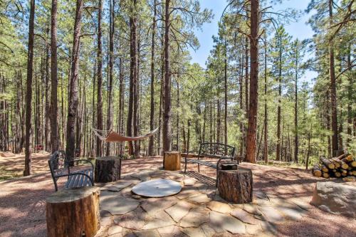 Heber House | Near Trails Forest Lake Retreat with Backyard Oasis