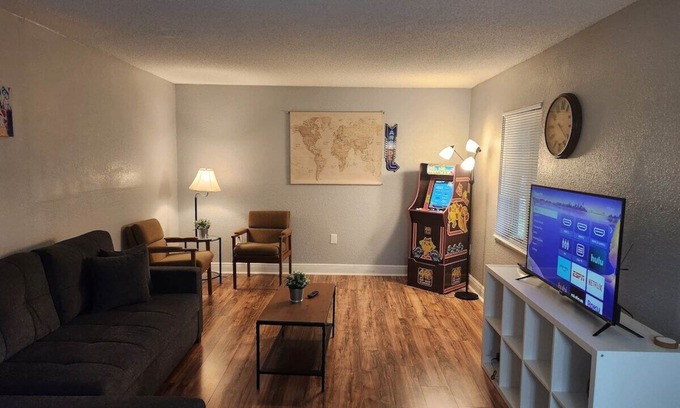 Southwest Orlando Apartment | Near Universal and other Orlando Attractions