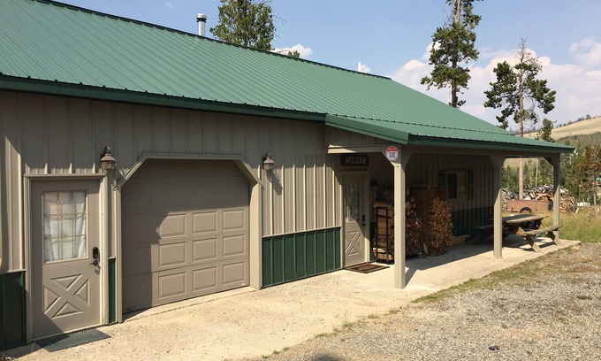Dubois House | Near Yellowstone, Jackson Hole & Tetons - Sleeps 8