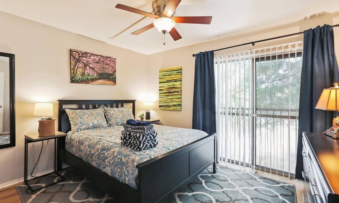 Gainesville Condo | Neat Condo - Short Walk to UF!