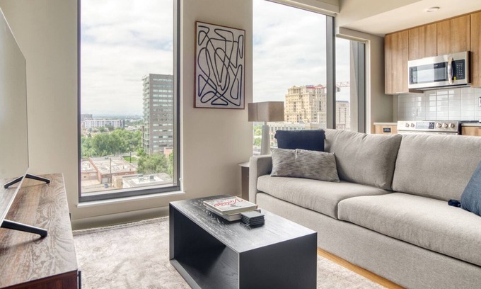 Golden Triangle Apartment | Neat Golden Triangle 1BR w/ Pool, Gym & W/D, next to Park, by Blueground