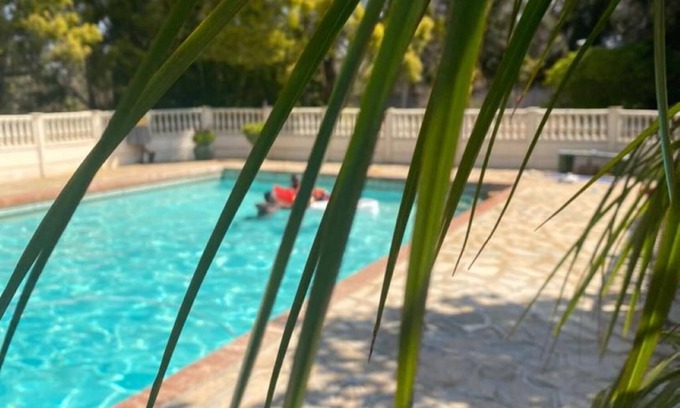 Bulawayo Apartment | Neat Standard Room in Guesthouse - 2088