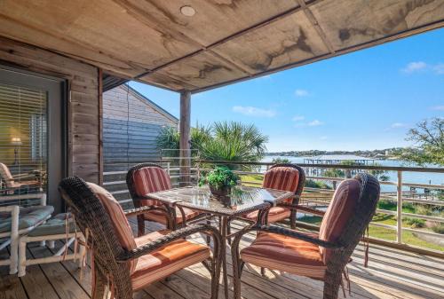 Ono Island House | Needle Rush Point Unit F23