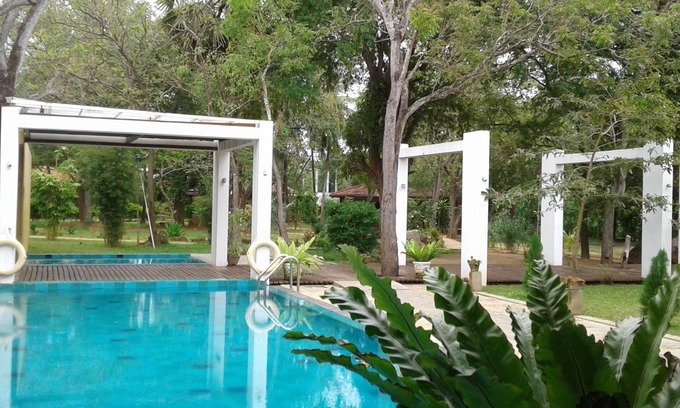 Mahasenpura Hotel | Neem Villas