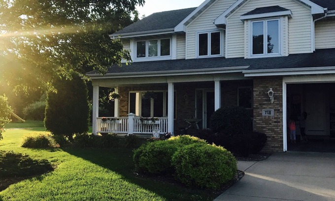 Neenah House | Neenah Charmer