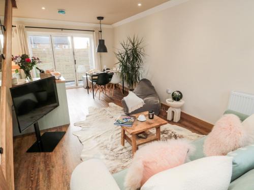 South Charlton House | Nene's Nest