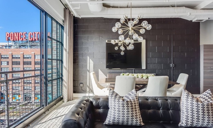 Old Fourth Ward Apartment | Neptune Loft by Atlanta Luxury Rentals