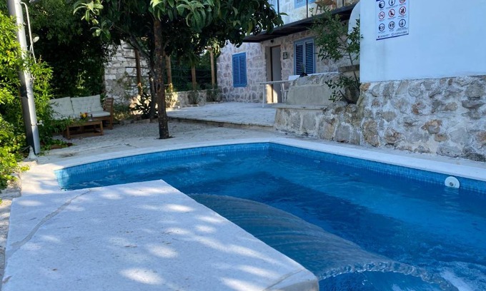 Hodilje House | Nespola
