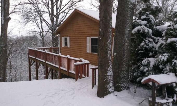 Grassy Creek Cabin | Nestled high in the Appalachian Mountains!
