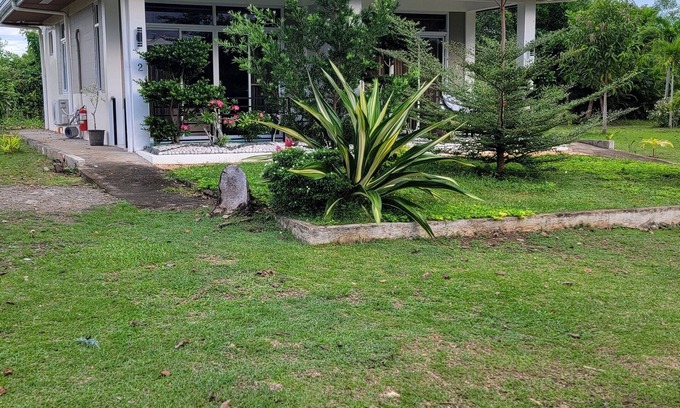 Danao Villa | Nestled in a clean and quiet location in Panglao. 5 min away from airport.