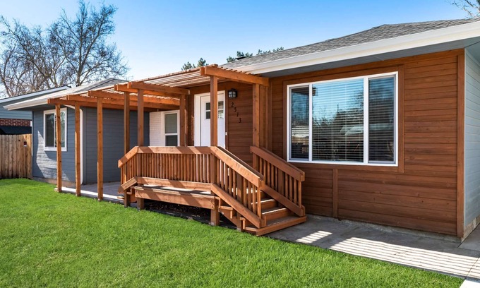 Sunset House | Nestled Up Against the Boise Foothills Enjoy Sunset Neighborhood & Make Memories with the WHOLE FAM!