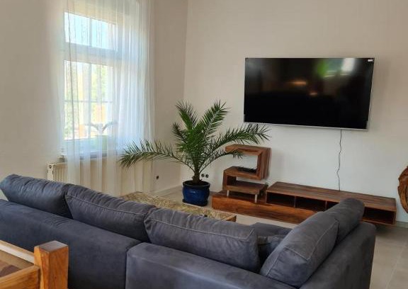 Mucheln Apartment | NEU! Ferienwohnung in Mücheln mit Balkon