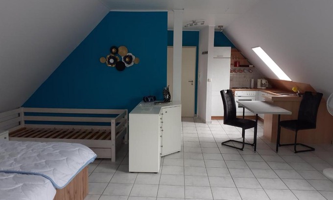 Niederdorfelden Apartment | Neue Möblierte Wohnung mit Separatem Eingang, Nahe zum Bahnhof Nach Frankfurt