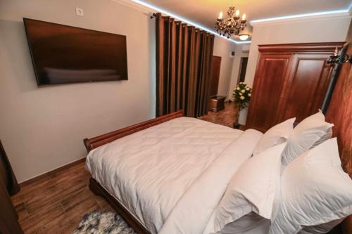 Luna House | Nevan Luna Home