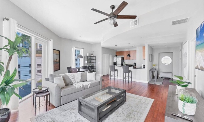 South Eola Apartment | New 1/1condo in Orlando downtown