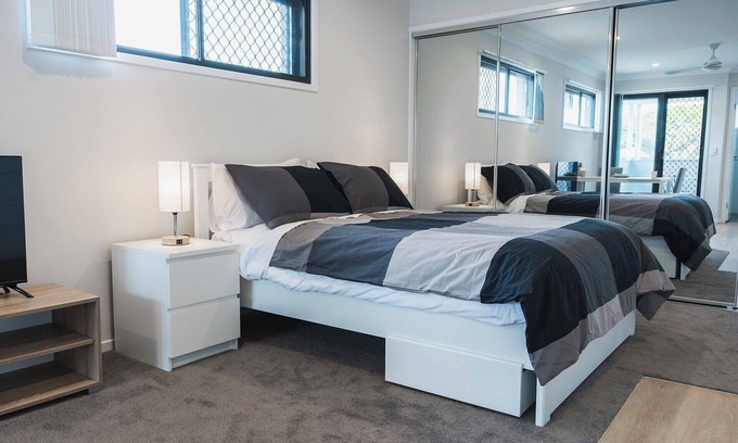 Wynnum Apartment | New 1 bedroom micro apartment for 2