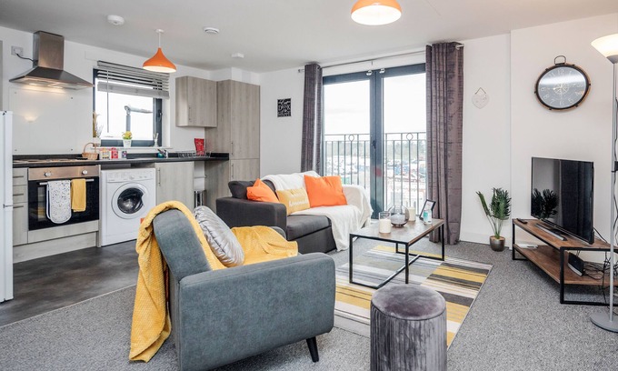 George Green Apartment | New 1 BR Contractor stay apartment near Heathrow with Free Wi-Fi and parking.